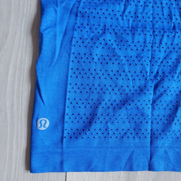 Lululemon Shirt Womens 10 Wild Bluebell Breeze Short Sleeve Squad Lightweight - Picture 6 of 6